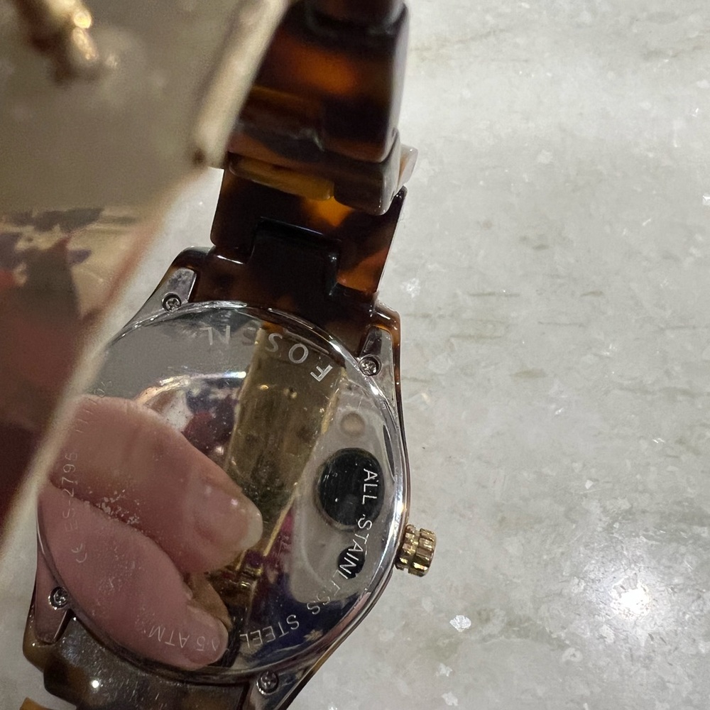 Womens fossil brand watch-tortoise parters band w gold head - Picture 6 of 6